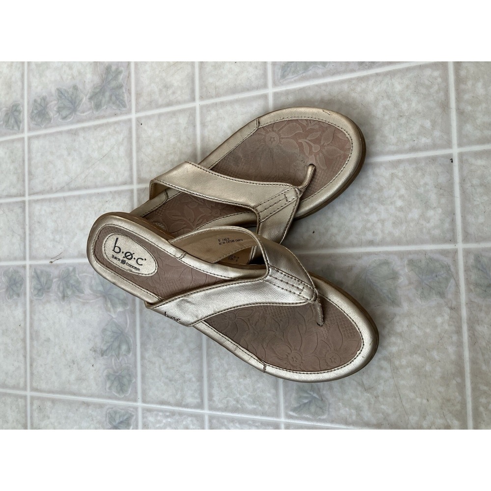 Born‎ BOC Gold Sandals Faux Leather  Thong Flip Flop Comfort Sz 9